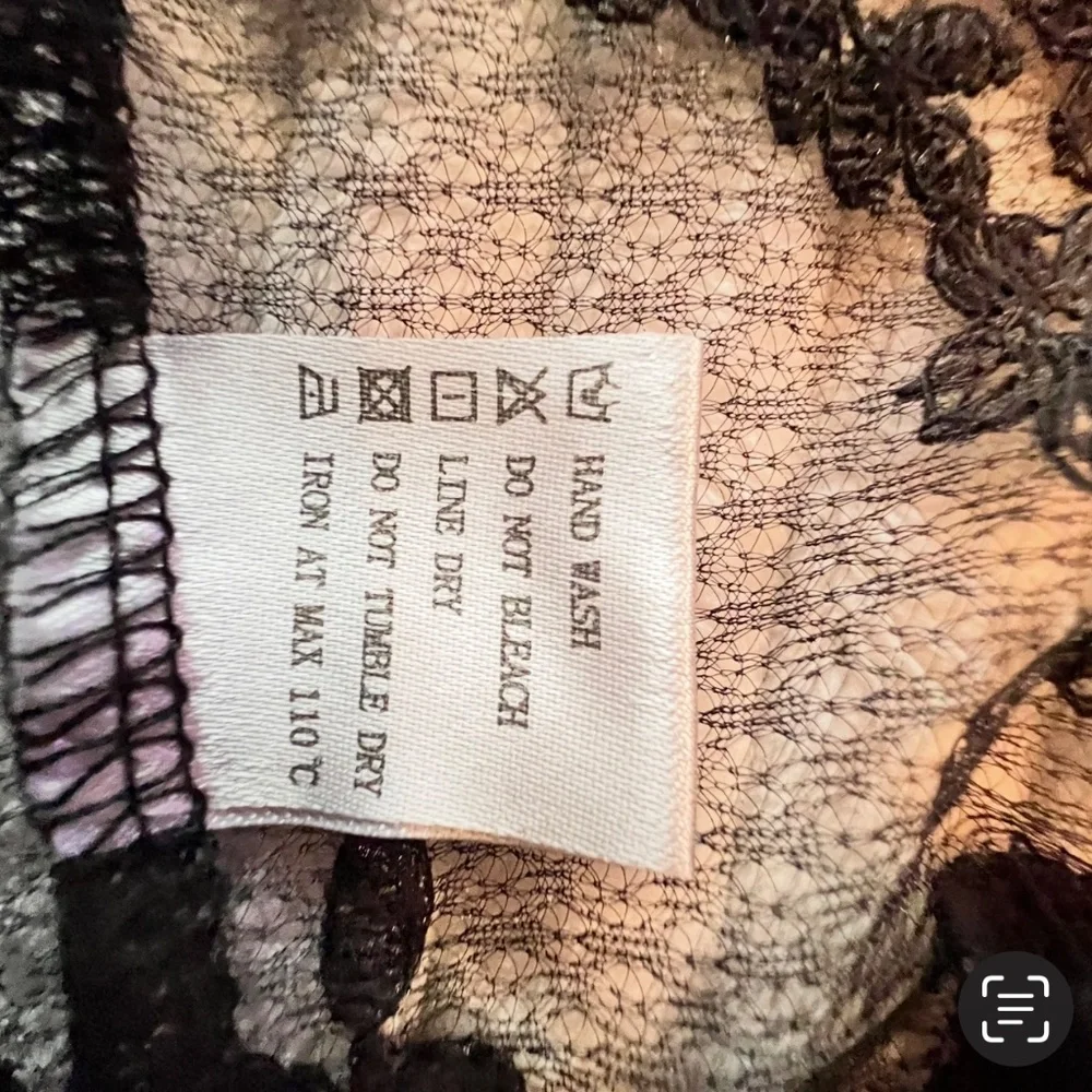 # A078   N by Nancy Black Vintage Sheer Lace Top, Oversized bow, NWOT  M - Picture 5 of 10